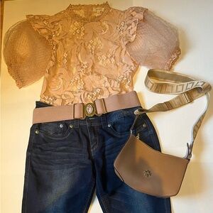 Peach lace top, puffy sleeves